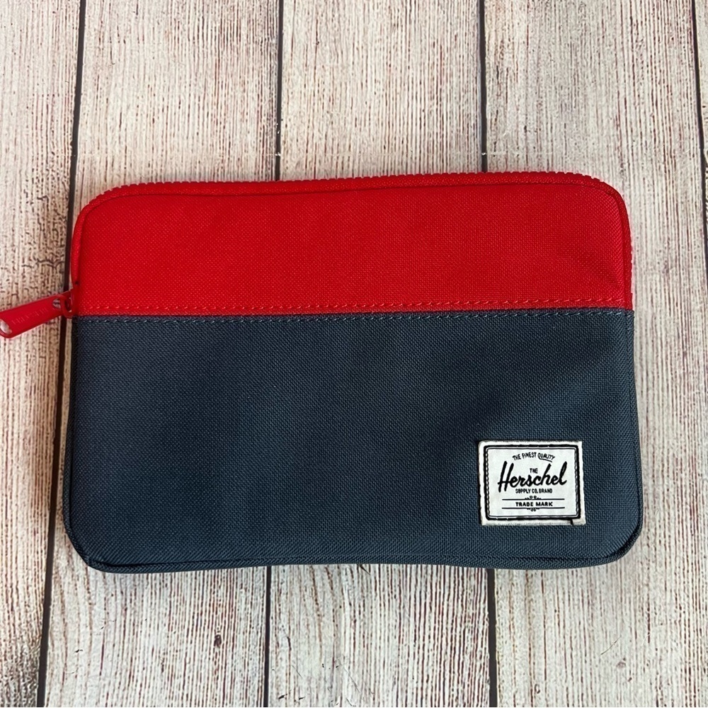 Hershel Supply Company Zipper Bag